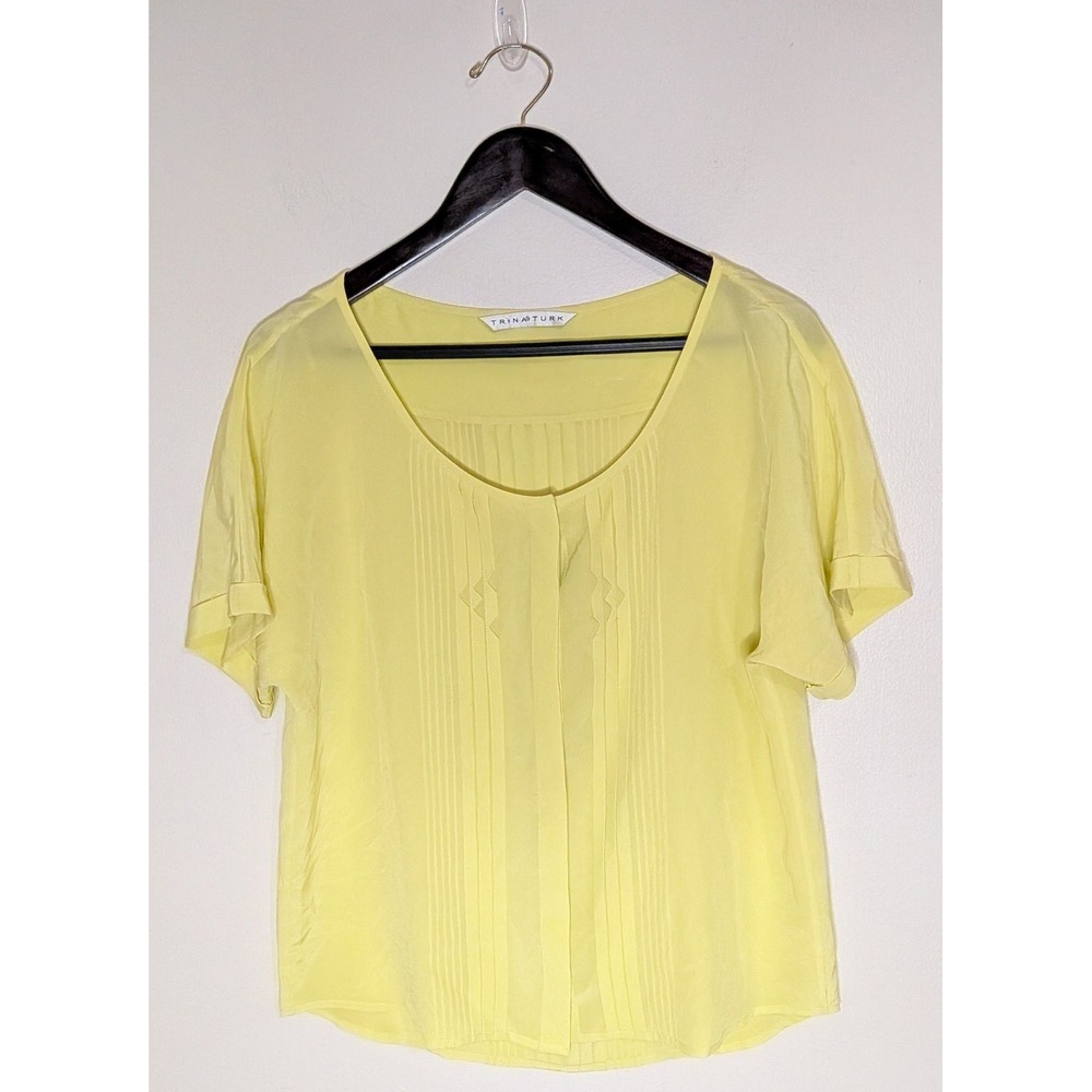 Trina Turk 100% Silk Pintuck Pleated Short Sleeve Blouse Top Yellow